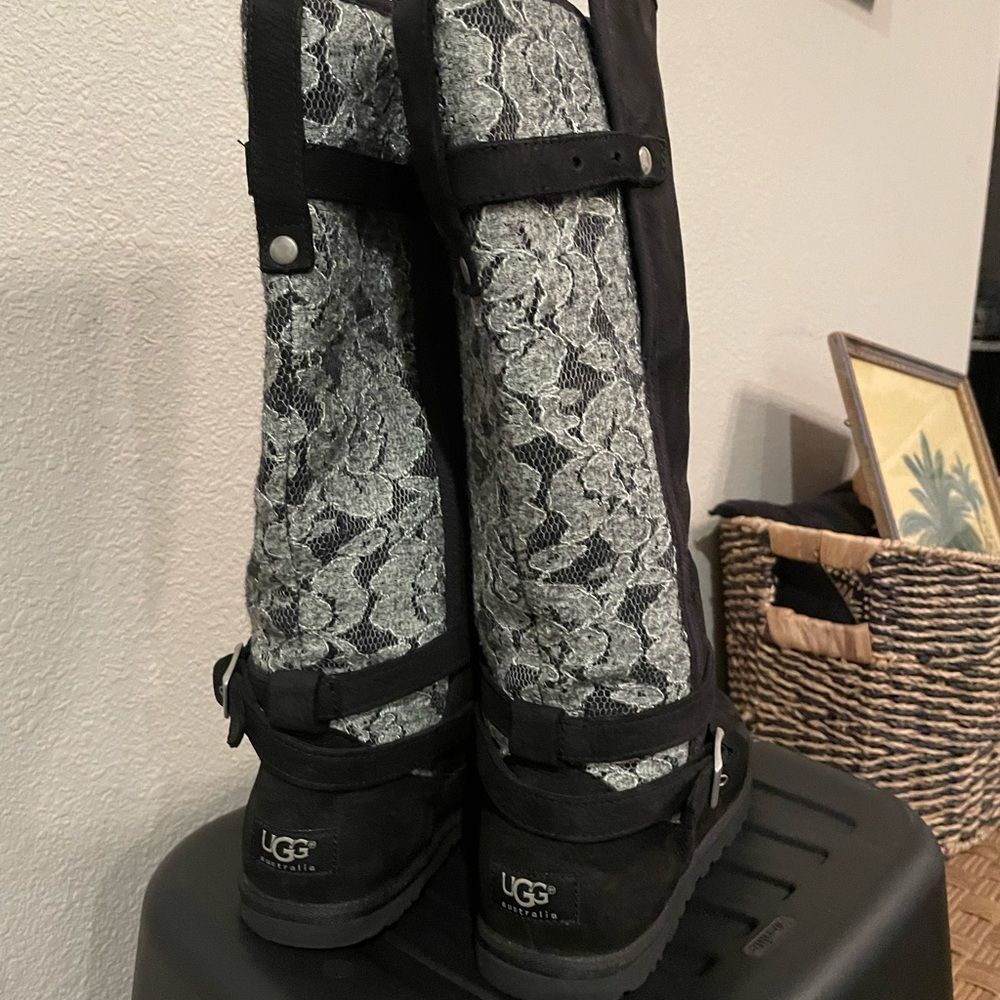 UGG MARIELLE BLACK TALL BOOTS WITH LACE SIZE 9. light use, maybe worn 4 times .